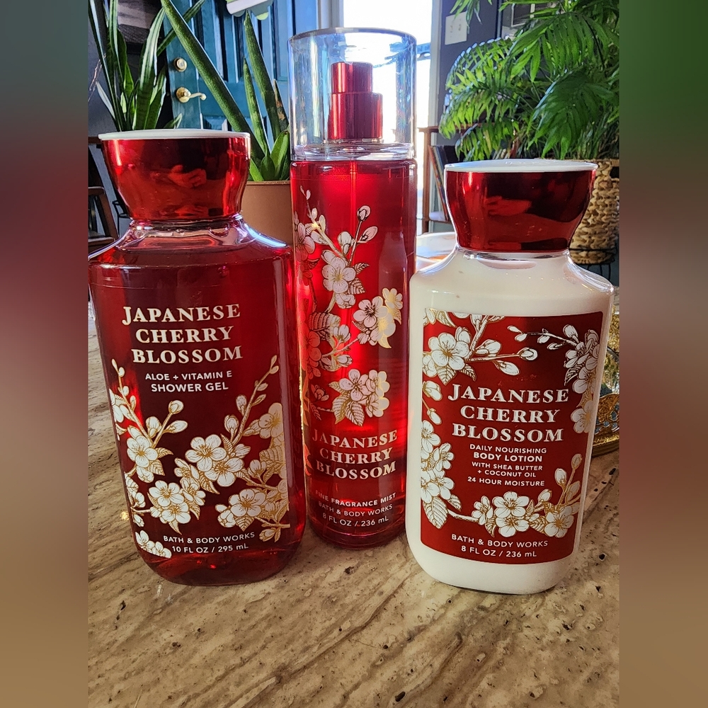 ✨️BNWOT✨️ Bath and Body Works Japanese Cherry Blossom 3 Piece Set!!
